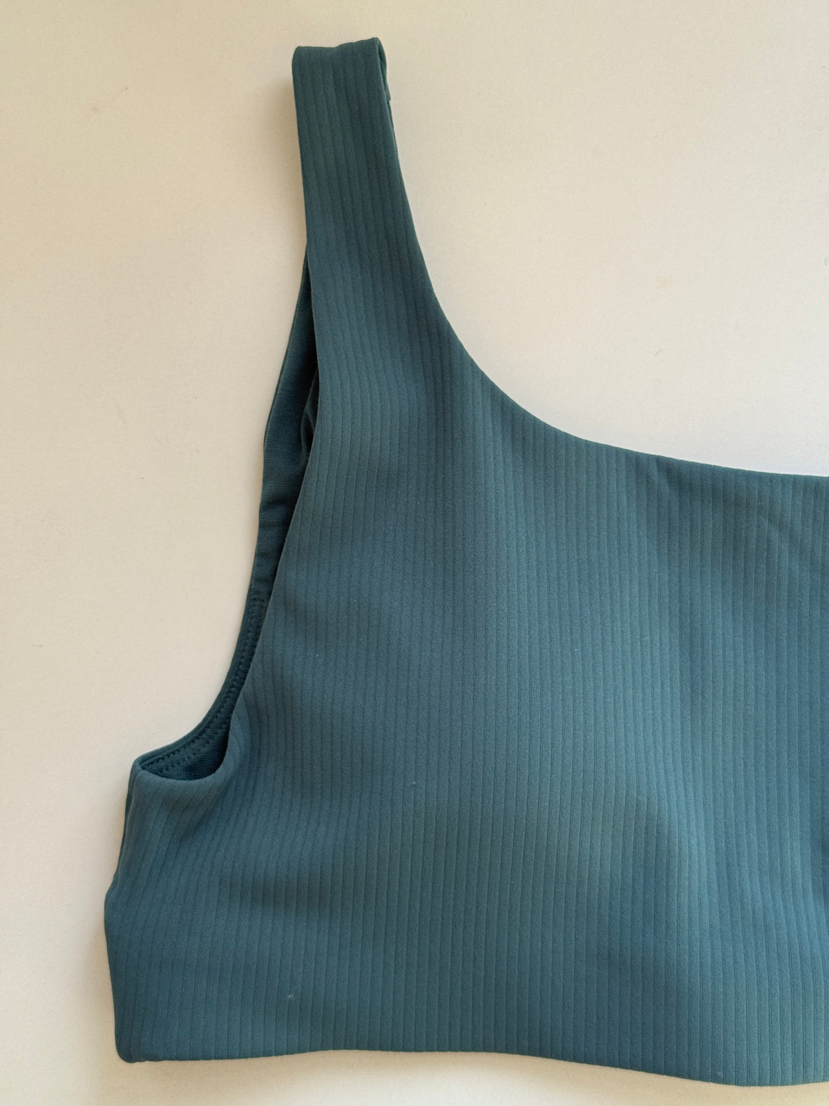 Ribbed One-Shoulder Sports Bra